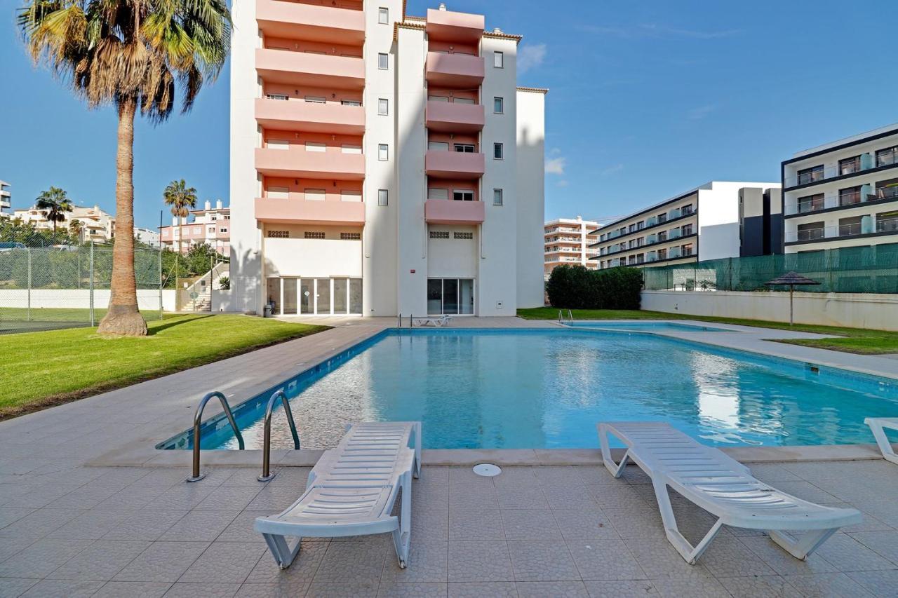 Praia Da Rocha Central 1 With Pool By Homing Portimão Kültér fotó