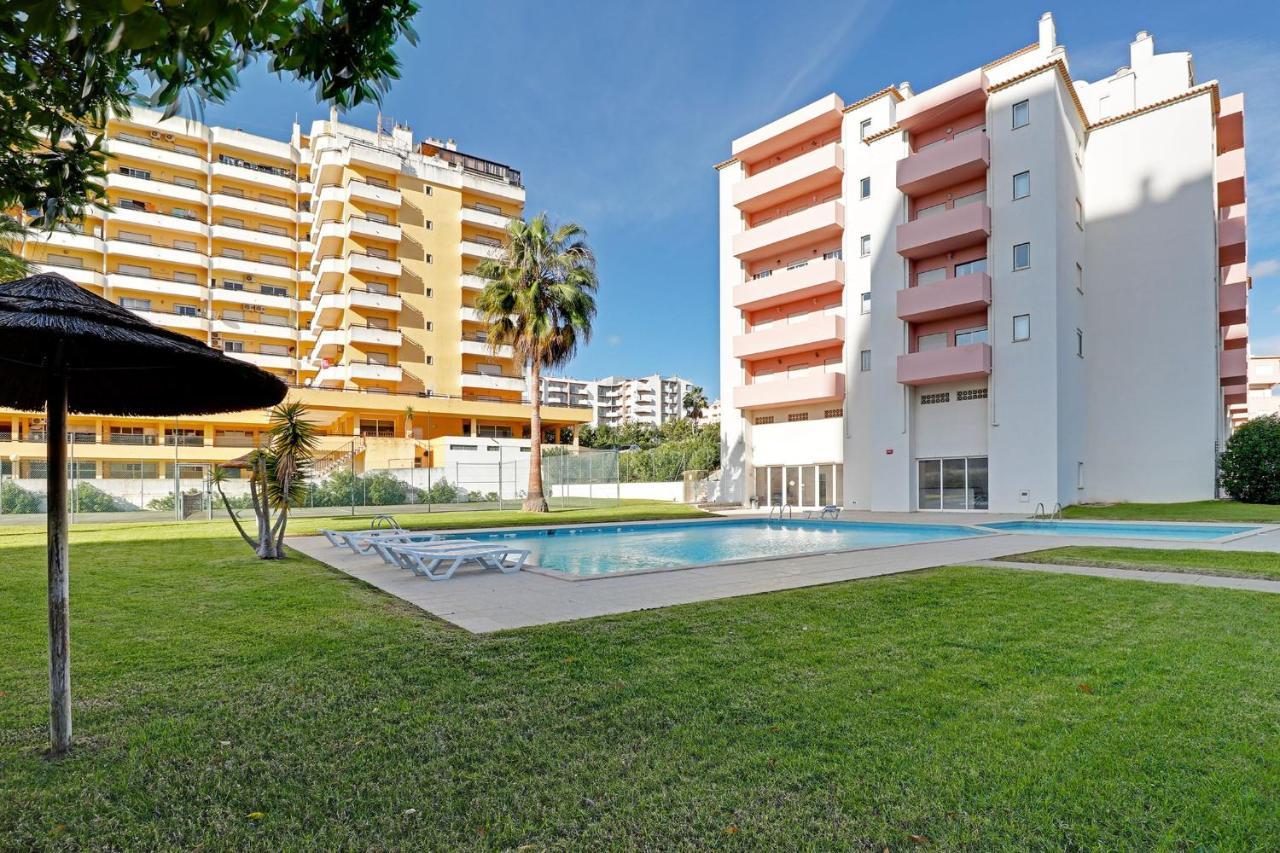 Praia Da Rocha Central 1 With Pool By Homing Portimão Kültér fotó