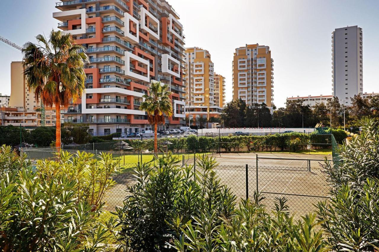Praia Da Rocha Central 1 With Pool By Homing Portimão Kültér fotó